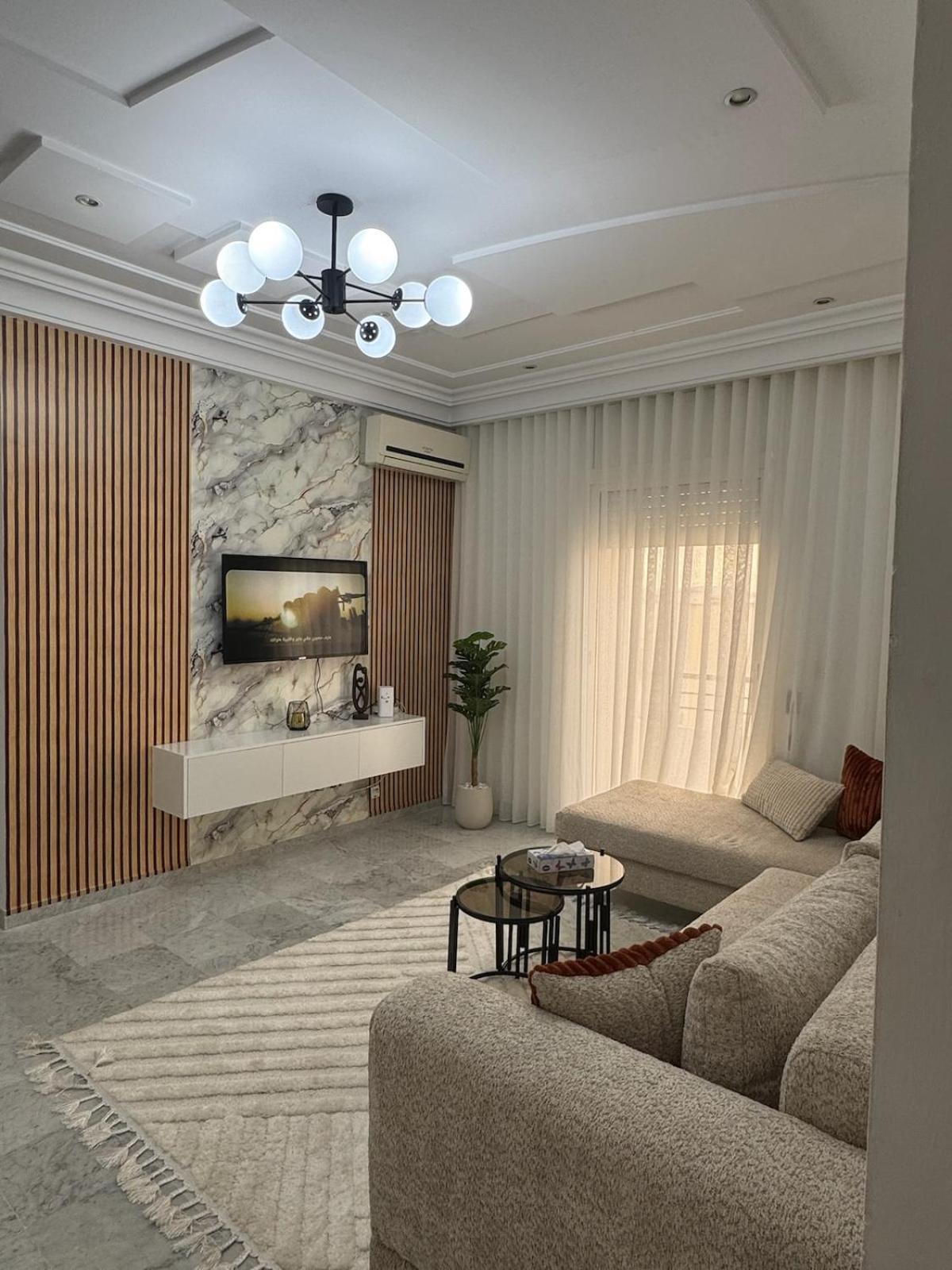 Apartment Chic & Modern With Underground Parking *