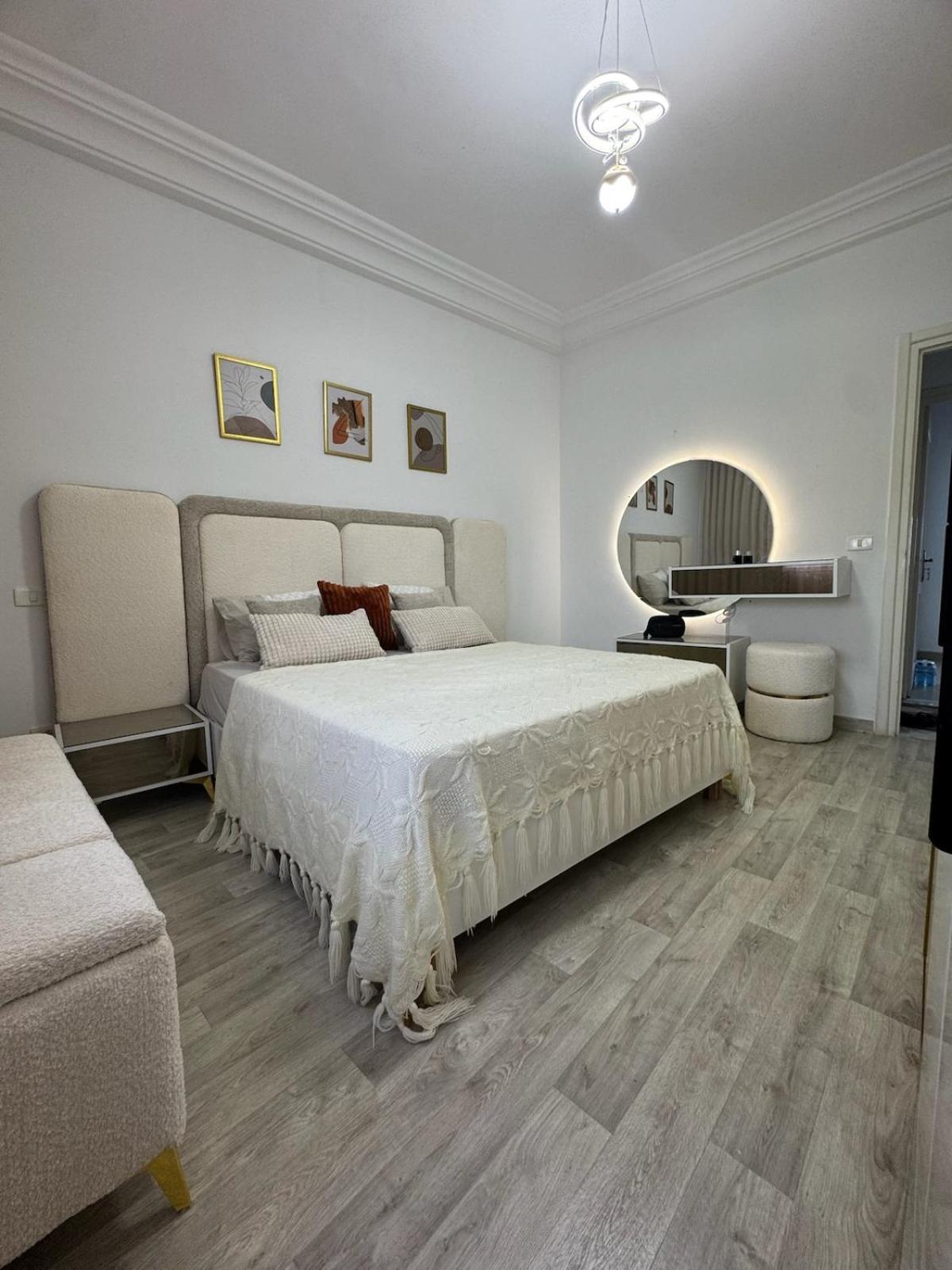 Apartment Chic & Modern With Underground Parking