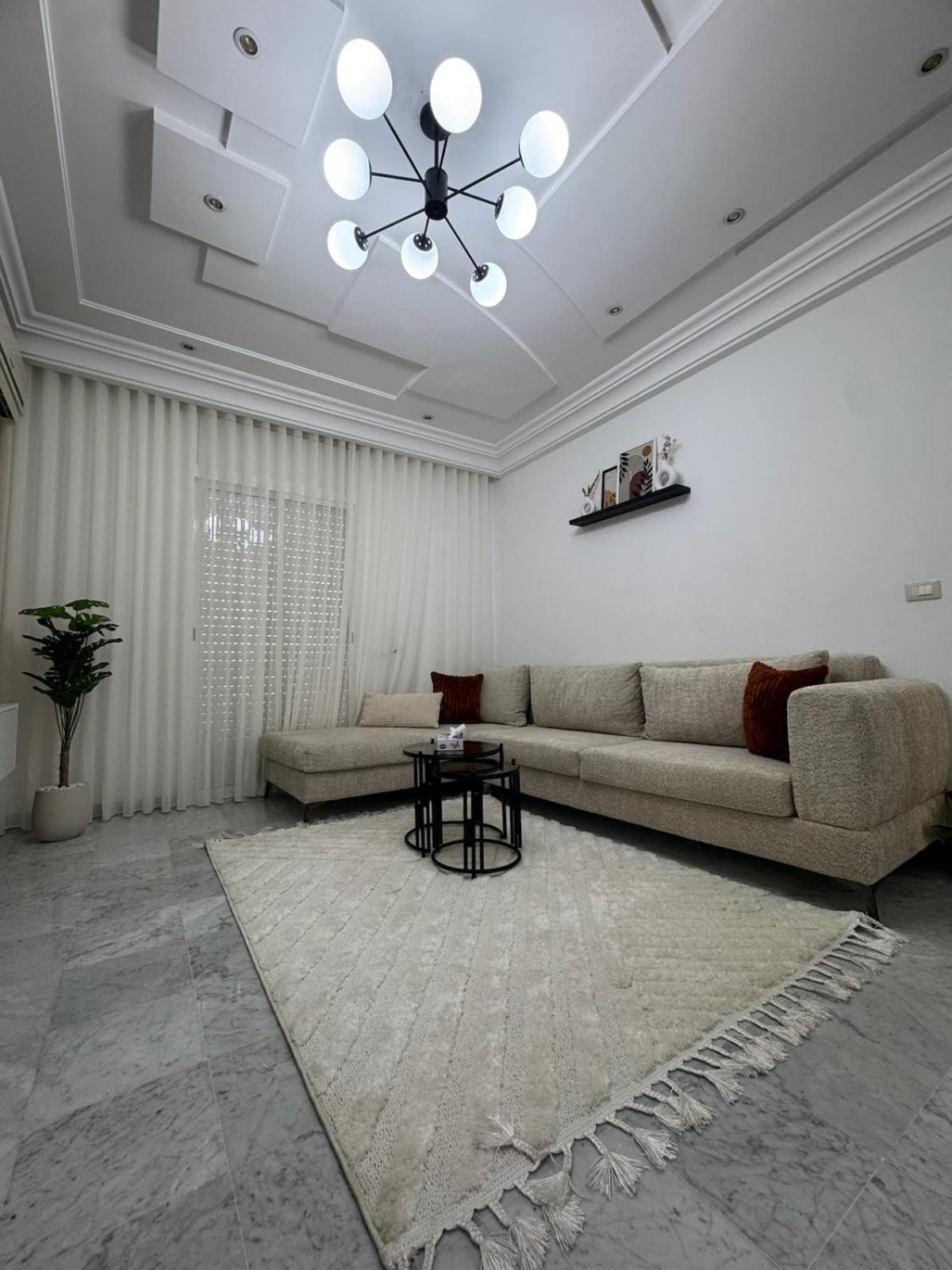 Apartment Chic & Modern With Underground Parking